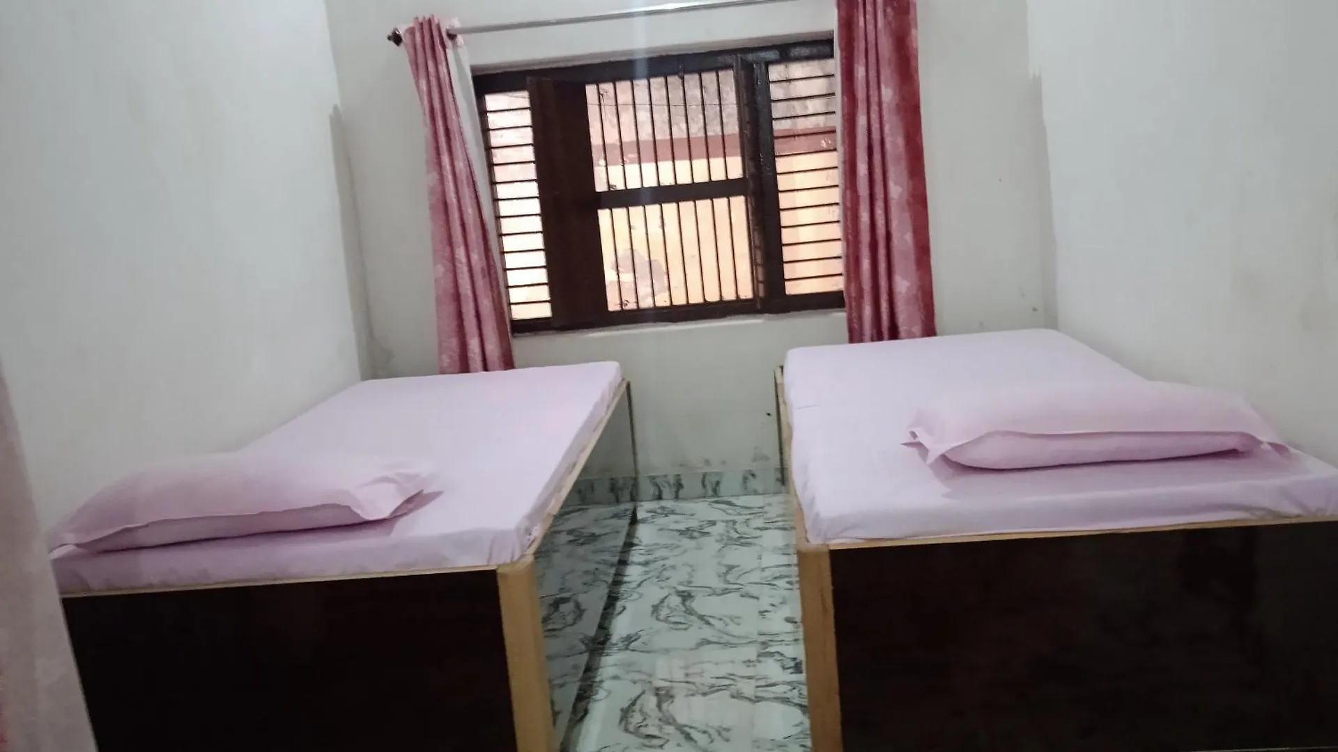 Ayurveda Bhavan Homestay Non-Ac Varanasi